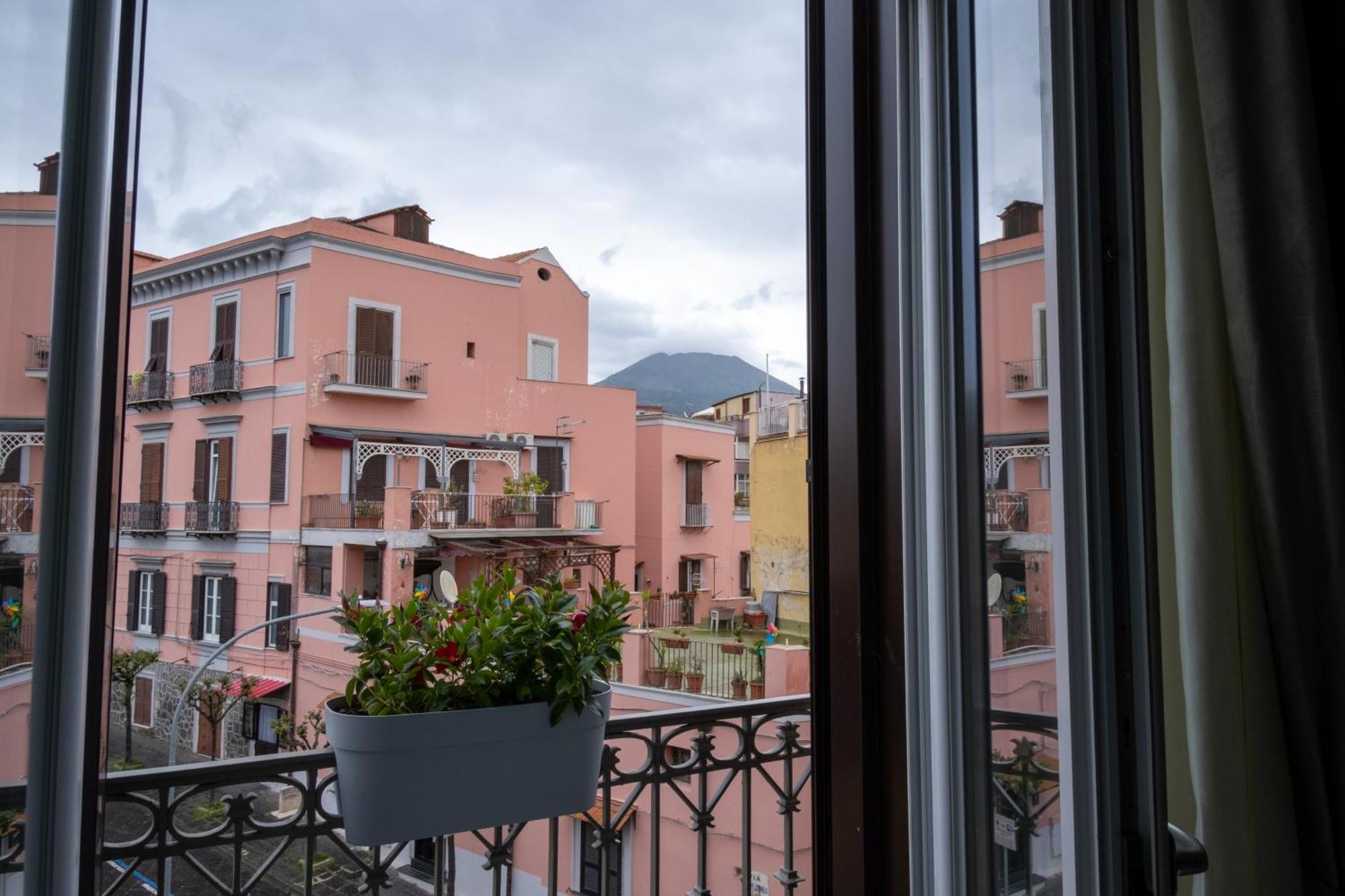 Palazzo Adele Rooms & Apartments Эрколано Экстерьер фото